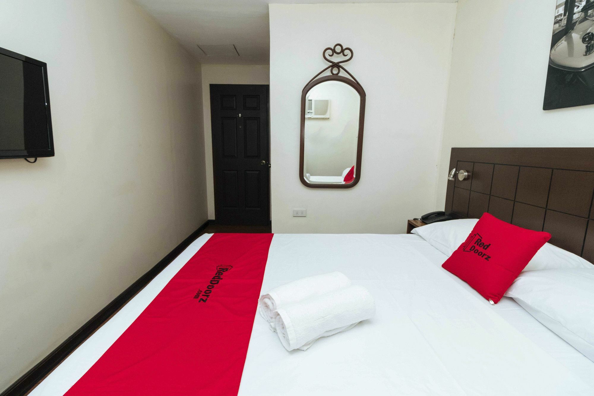 Reddoorz San Antonio Makati Hotel Манила Екстериор снимка