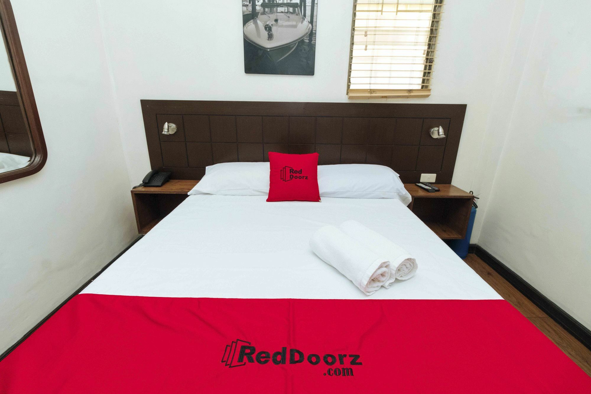 Reddoorz San Antonio Makati Hotel Манила Екстериор снимка