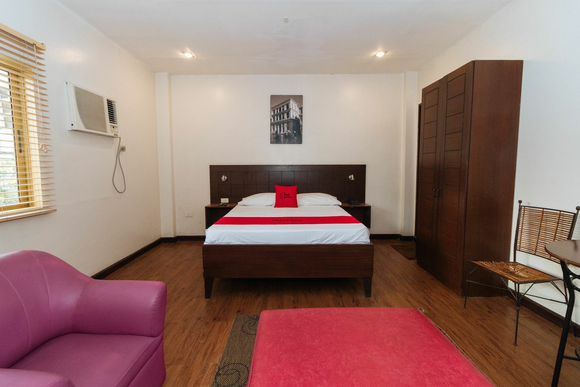 Reddoorz San Antonio Makati Hotel Манила Екстериор снимка